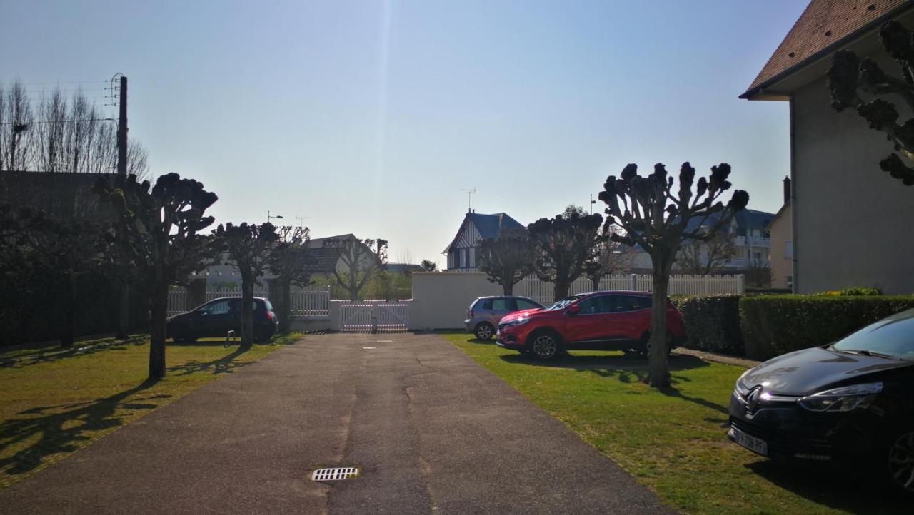 Charmant 2 Pieces A 5 Mn A Pied De La Mer Cabourg Eksteriør billede